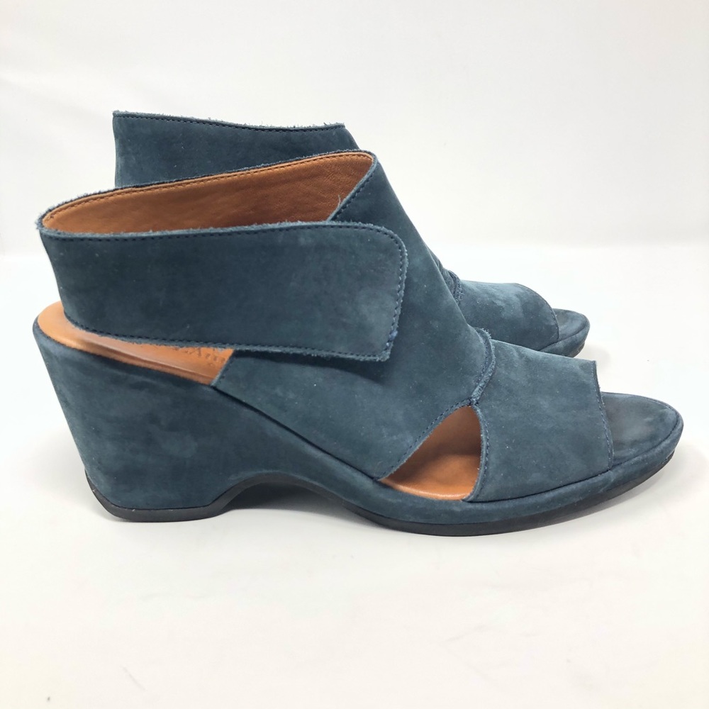 L’amour Des Pieds Oswin Wedge Sandals Size: 8